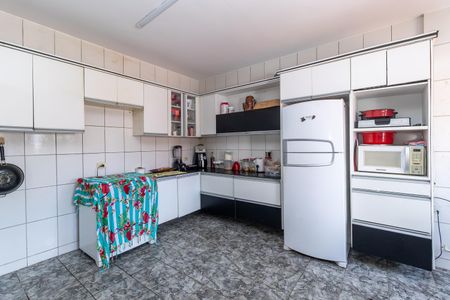 Casa à venda com 300m², 4 quartos e 6 vagasCozinha