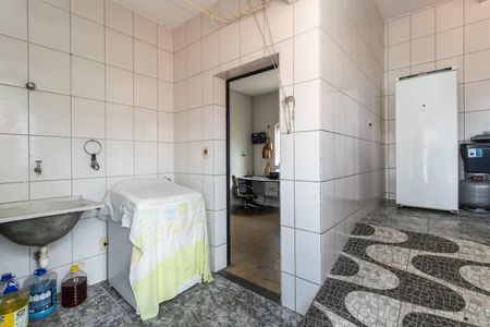 Casa à venda com 300m², 4 quartos e 6 vagasÁrea de Serviço