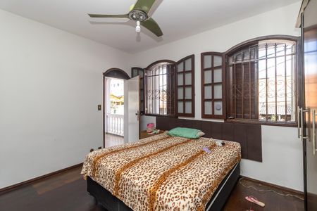 Casa à venda com 300m², 4 quartos e 6 vagasQuarto 4