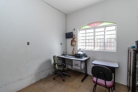 Casa à venda com 300m², 4 quartos e 6 vagasEscritório