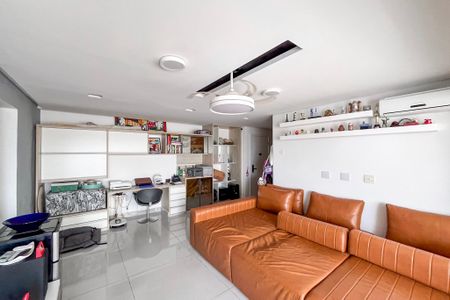 Sala de apartamento para alugar com 3 quartos, 114m² em Vila Gumercindo, São Paulo