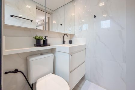 Apartamento à venda com 61m², 2 quartos e 1 vaga Apartamento à venda com 61m², 2 quartos e 1 vagaBanheiro da Suíte