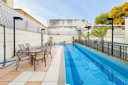 Apartamento à venda com 61m², 2 quartos e 1 vaga Apartamento à venda com 61m², 2 quartos e 1 vagaPiscina