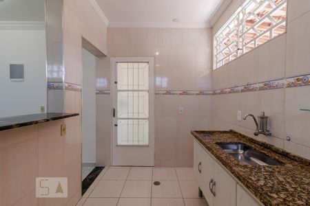 Casa de condomínio à venda com 234m², 5 quartos e 3 vagas