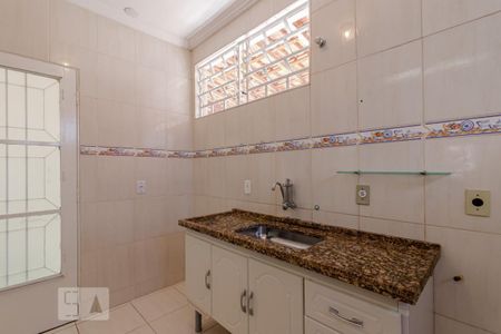 Casa de condomínio à venda com 234m², 5 quartos e 3 vagas