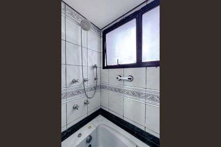 Apartamento à venda com 129m², 4 quartos e 4 vagas Apartamento à venda com 129m², 4 quartos e 4 vagasVista da Suíte