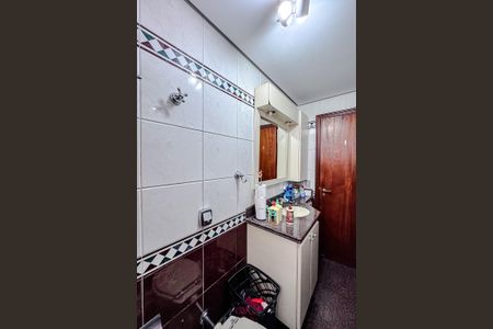 Apartamento à venda com 129m², 4 quartos e 4 vagas Apartamento à venda com 129m², 4 quartos e 4 vagasBanheiro