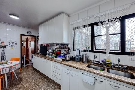 Apartamento à venda com 129m², 4 quartos e 4 vagas Apartamento à venda com 129m², 4 quartos e 4 vagasCozinha