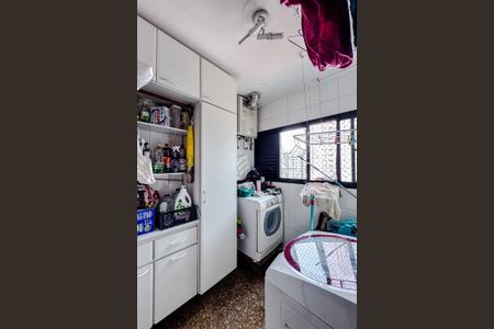 Apartamento à venda com 129m², 4 quartos e 4 vagas Apartamento à venda com 129m², 4 quartos e 4 vagasÁrea de Serviço