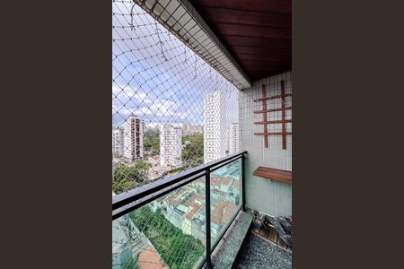 Apartamento à venda com 129m², 4 quartos e 4 vagas Apartamento à venda com 129m², 4 quartos e 4 vagasVaranda do Quarto 2