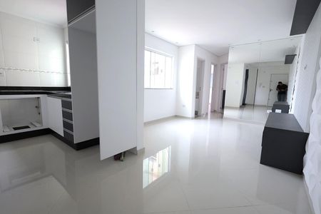 Sala de apartamento à venda com 2 quartos, 100m² em Vila Camilópolis, Santo André