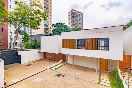 Casa de Condomínio para alugar com 4 quartos, 310m² em Jardim Prudência, São Paulo