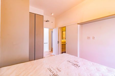 Casa de Condomínio para alugar com 4 quartos, 310m² em Jardim Prudência, São Paulo