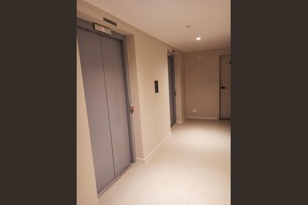 Apartamento à venda com 82m², 2 quartos e 1 vagaHall Elevadores