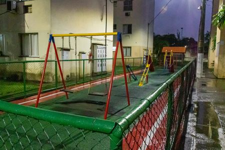 Apartamento para alugar com 50m², 2 quartos e 1 vaga Apartamento para alugar com 50m², 2 quartos e 1 vagaÁrea comum - Playground
