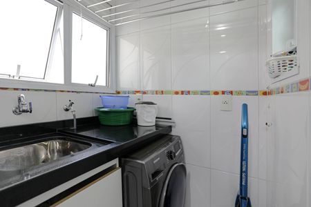 Apartamento para alugar com 66m², 3 quartos e 1 vagaÁrea de Serviço