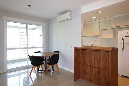 Sala de apartamento à venda com 2 quartos, 66m² em Passo D’areia, Porto Alegre