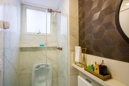 Casa à venda com 82m², 3 quartos e 2 vagasBanheiro social