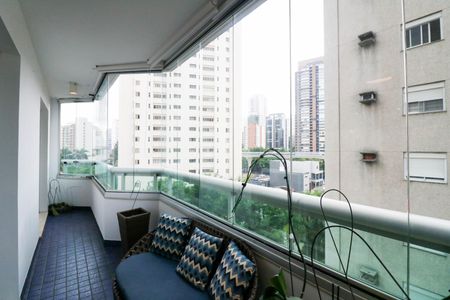 Apartamento à venda com 170m², 3 quartos e 3 vagasVaranda