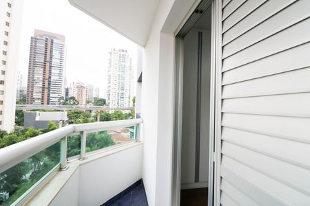 Apartamento à venda com 170m², 3 quartos e 3 vagasVaranda