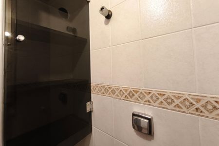 Apartamento à venda com 77m², 2 quartos e 1 vaga Apartamento à venda com 77m², 2 quartos e 1 vagaBanheiro
