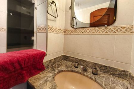 Apartamento à venda com 77m², 2 quartos e 1 vaga Apartamento à venda com 77m², 2 quartos e 1 vagaBanheiro