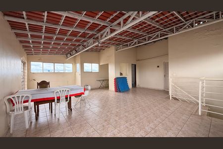 TERRAÇO COBERTO de casa à venda com 5 quartos, 292m² em Qnp 34, Brasília