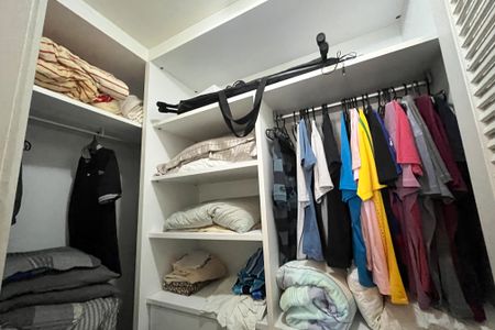 Casa à venda com 340m², 4 quartos e 4 vagasCloset