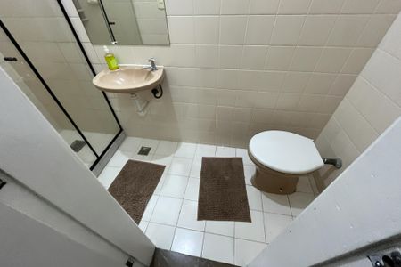 Casa à venda com 340m², 4 quartos e 4 vagasBanheiro de serviço