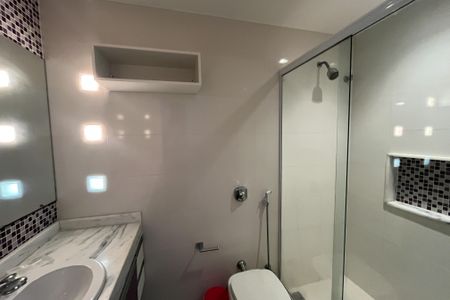 Casa à venda com 340m², 4 quartos e 4 vagasBanheiro 1