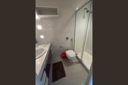 Casa à venda com 340m², 4 quartos e 4 vagasBanheiro 1