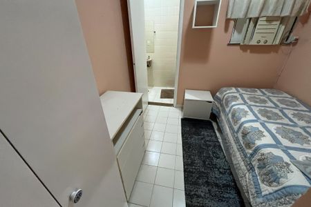 Casa à venda com 340m², 4 quartos e 4 vagasQuarto de serviço