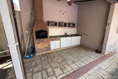 Casa à venda com 340m², 4 quartos e 4 vagasChurrasqueira