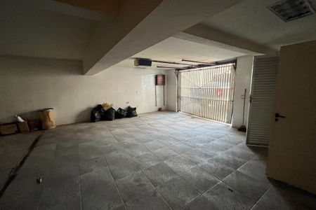 Casa à venda com 340m², 4 quartos e 4 vagasGaragem