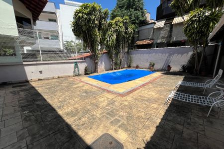 Casa à venda com 340m², 4 quartos e 4 vagasPiscina