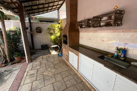 Casa à venda com 340m², 4 quartos e 4 vagasChurrasqueira