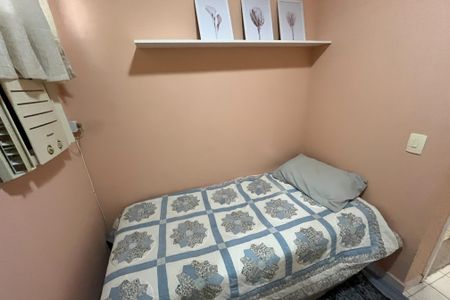 Casa à venda com 340m², 4 quartos e 4 vagasQuarto de serviço