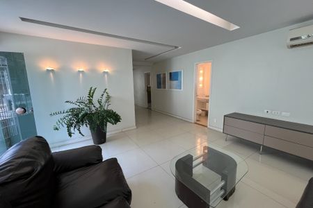 Sala de casa à venda com 4 quartos, 340m² em Jardim Guanabara, Rio de Janeiro