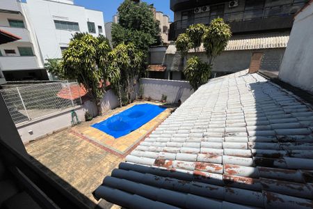 Casa à venda com 340m², 4 quartos e 4 vagasVaranda