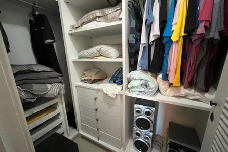Casa à venda com 340m², 4 quartos e 4 vagasCloset