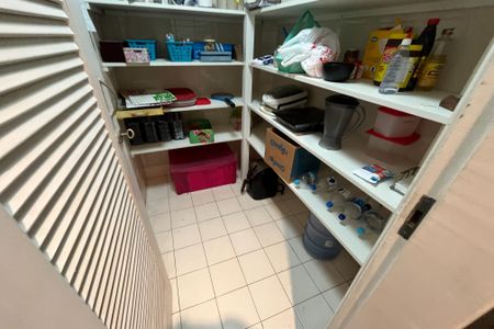 Casa à venda com 340m², 4 quartos e 4 vagasArmario