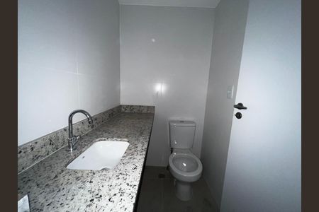 Apartamento à venda com 63m², 2 quartos e 1 vaga Apartamento à venda com 63m², 2 quartos e 1 vagaBanheiro Social