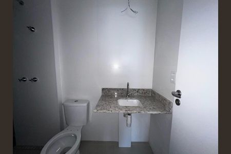 Apartamento à venda com 63m², 2 quartos e 1 vaga Apartamento à venda com 63m², 2 quartos e 1 vagaBanheiro da Suíte