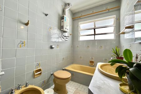 Casa à venda com 162m², 3 quartos e 2 vagas Casa à venda com 162m², 3 quartos e 2 vagasBanheiro