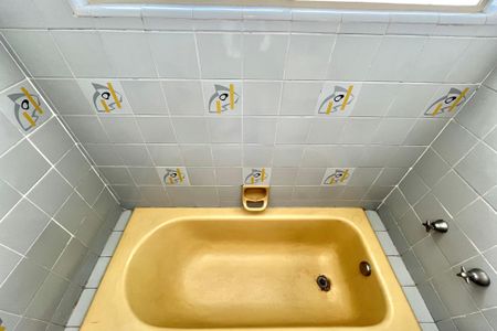 Casa à venda com 162m², 3 quartos e 2 vagas Casa à venda com 162m², 3 quartos e 2 vagasBanheiro