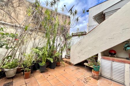 Casa à venda com 162m², 3 quartos e 2 vagas Casa à venda com 162m², 3 quartos e 2 vagasQuintal