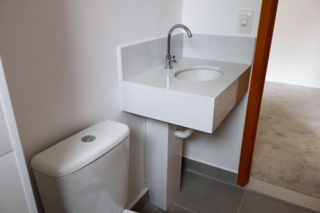 Apartamento para alugar com 37m², 2 quartos e 1 vaga Apartamento para alugar com 37m², 2 quartos e 1 vagaBanheiro