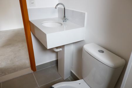 Apartamento para alugar com 37m², 2 quartos e 1 vaga Apartamento para alugar com 37m², 2 quartos e 1 vagaBanheiro