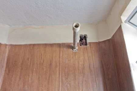 Casa à venda com 150m², 3 quartos e 2 vagas Casa à venda com 150m², 3 quartos e 2 vagasBanheiro 2