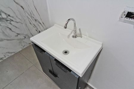 Casa à venda com 150m², 3 quartos e 2 vagas Casa à venda com 150m², 3 quartos e 2 vagasBanheiro